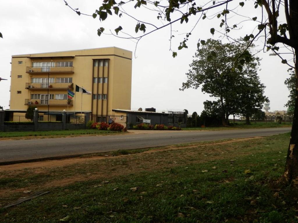 Blue Lodge Hotel Lagos Exterior photo